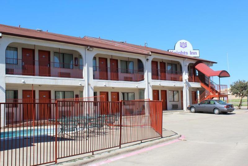 Deluxe Inn Denton Exteriör bild